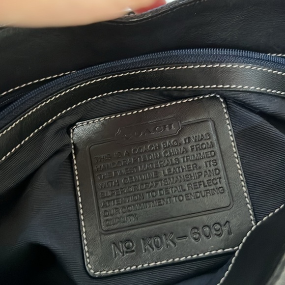Coach Black Shoulder Bag - Picture 5 of 9
